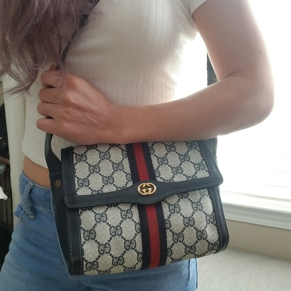 Authentic Vintage Gucci Shoulder Clutch Bag - Picture 1 of 9